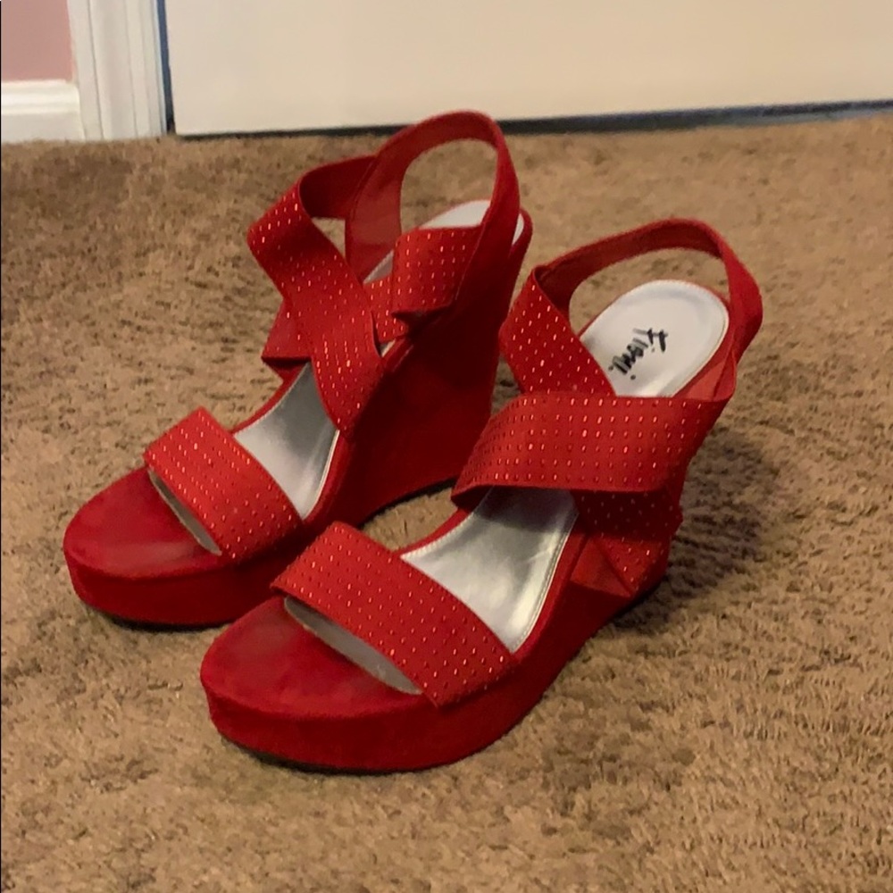 Red Wedges